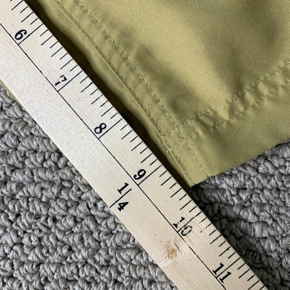 Magellan Outdoors Mens Shorts Size‎ 40 Yellow Fishing Outdoor Cargo Pockets - Picture 6 of 10